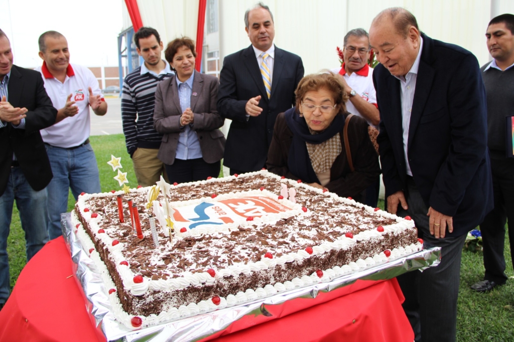 De Ayacucho para el mundo: Grupo AJE cumple 35 años con operaciones en
