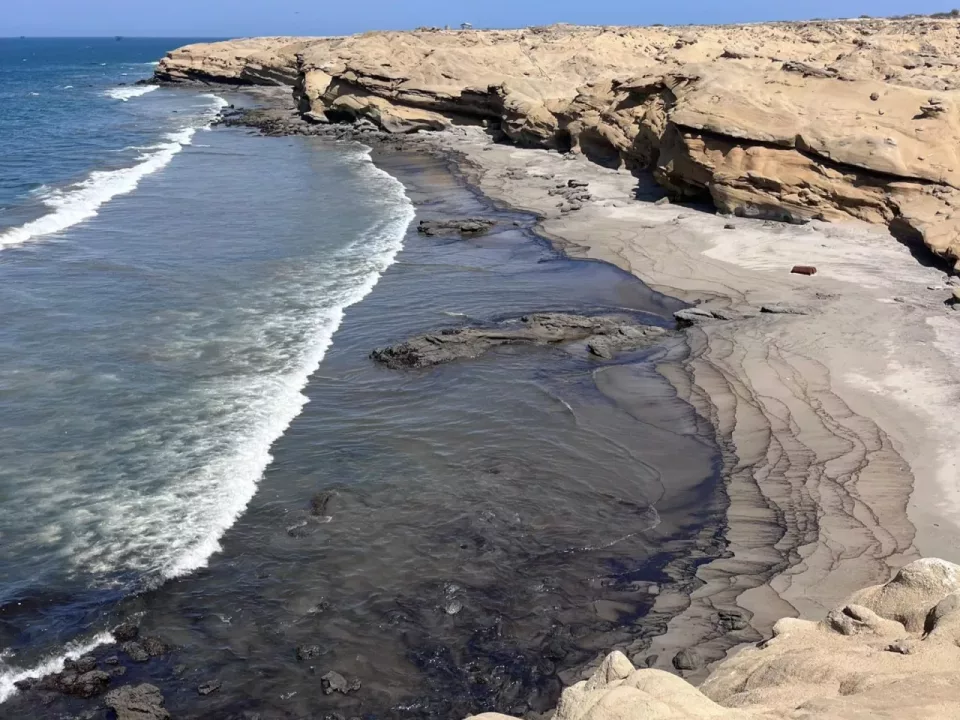 OEFA desmiente a Petroperú: Derrame habría afectado más 200 hectáreas del mar de Piura