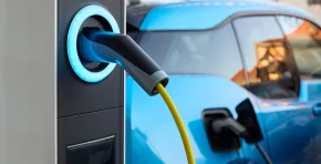 Carga, autonomía y costos: Los retos clave para la masificación de los autos eléctricos