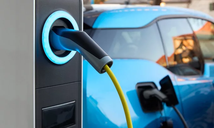 Carga, autonomía y costos: Los retos clave para la masificación de los autos eléctricos