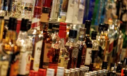 OMS insta a rotular el alcohol con advertencias de riesgo de cáncer