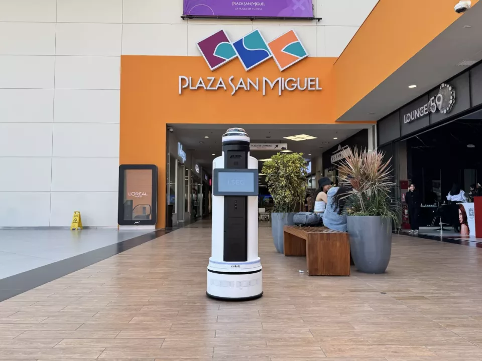 Centro comercial peruano despliega robots para patrullar sus tiendas: el primero de su tipo en Sudamérica