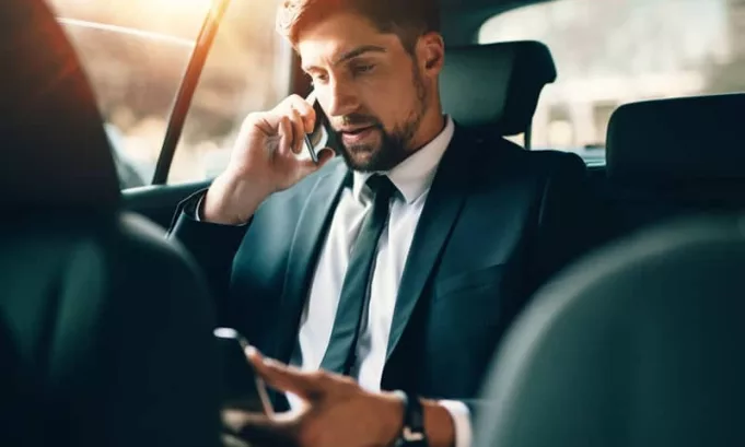 8 de cada 10 pasajeros ignoran el cinturón de seguridad: Apps de movilidad se unen a Touring para concientizar su uso