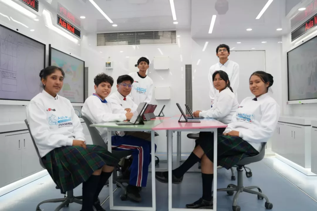 Huawei inaugura Aula Móvil para la alfabetización digital en zonas rurales del Perú