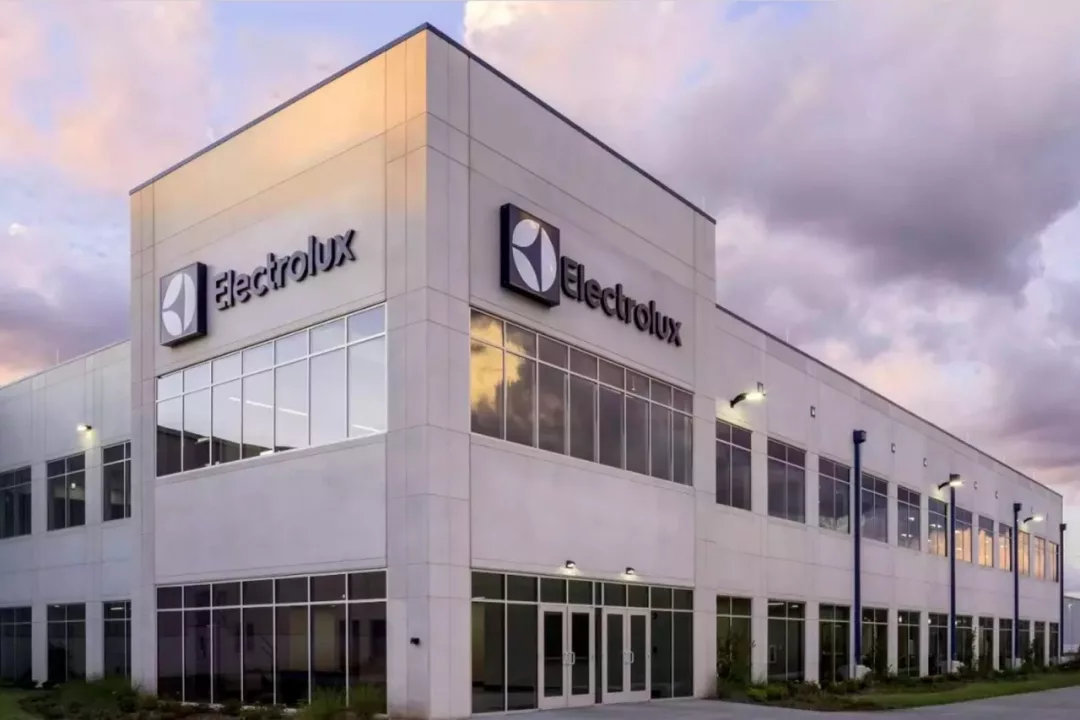 Electrolux incrementará el uso de acero y plástico reciclado en sus productos