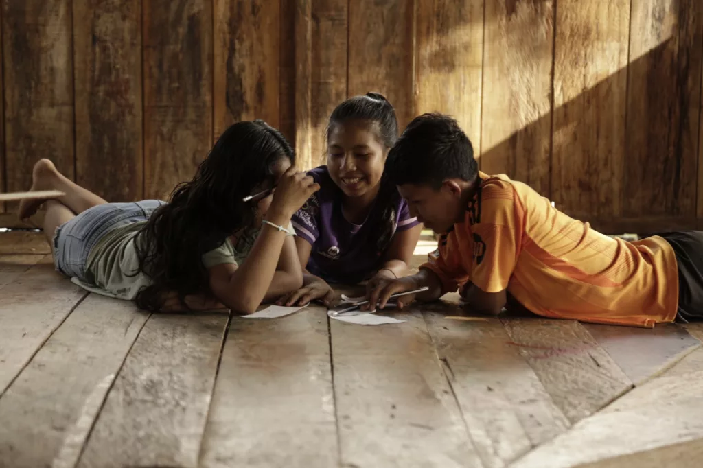 Jóvenes de los pueblos Ikitu y Kukama Kukamiria revitalizan sus lenguas originarias y conocimientos a través de videos animados