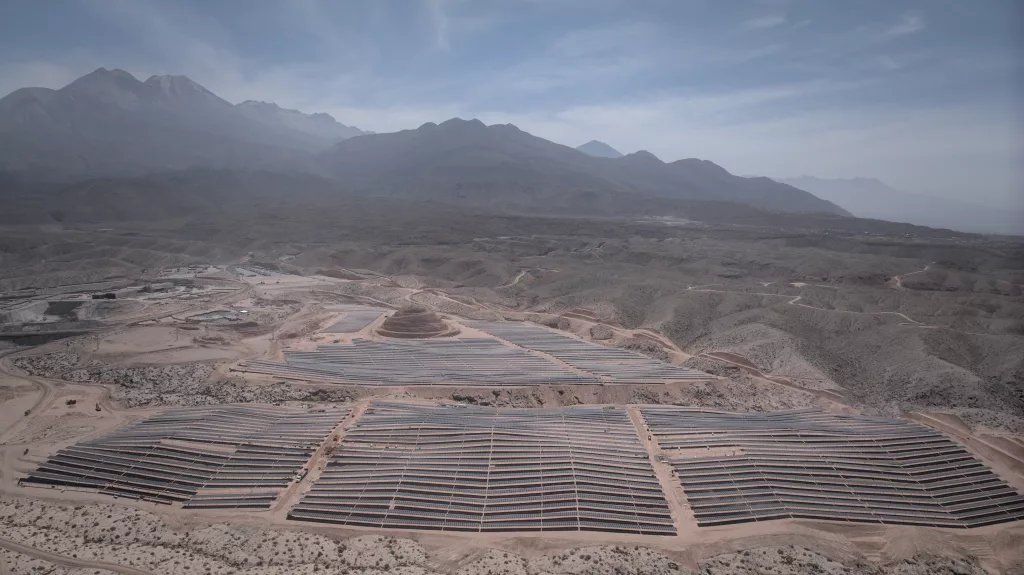 Cemento Yura inaugura su primera planta fotovoltaica de autoconsumo en Arequipa