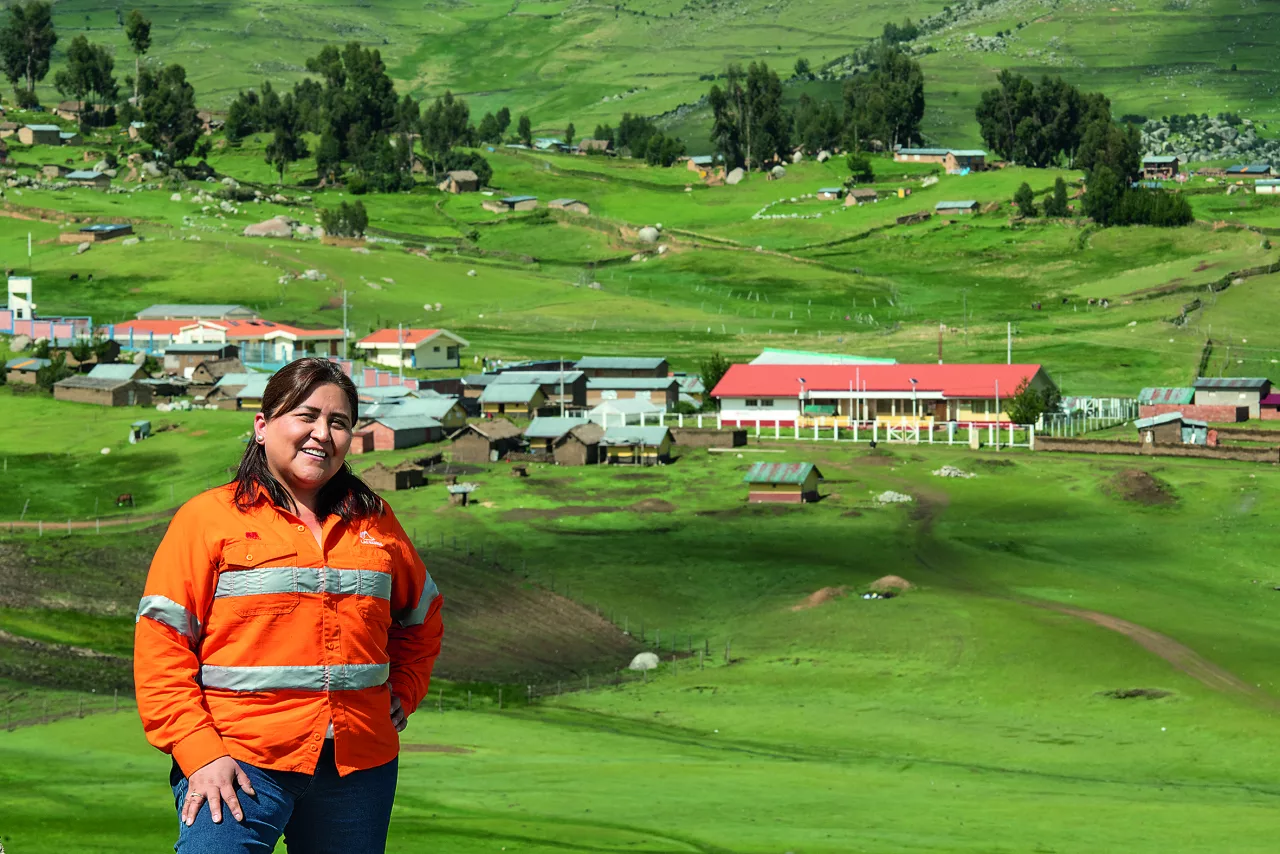 Día de la Mujer en Minería: El liderazgo resiliente de Giovanna Huaney en Las Bambas