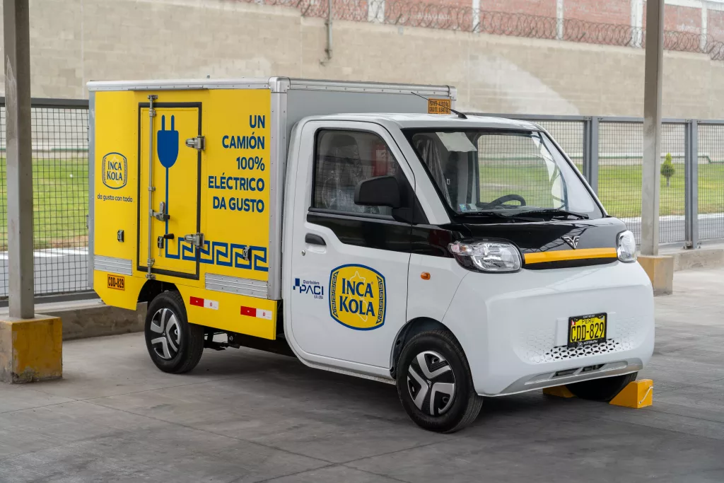 Arca Continental incorpora nueva flota de camiones eléctricos para distribución de bebidas