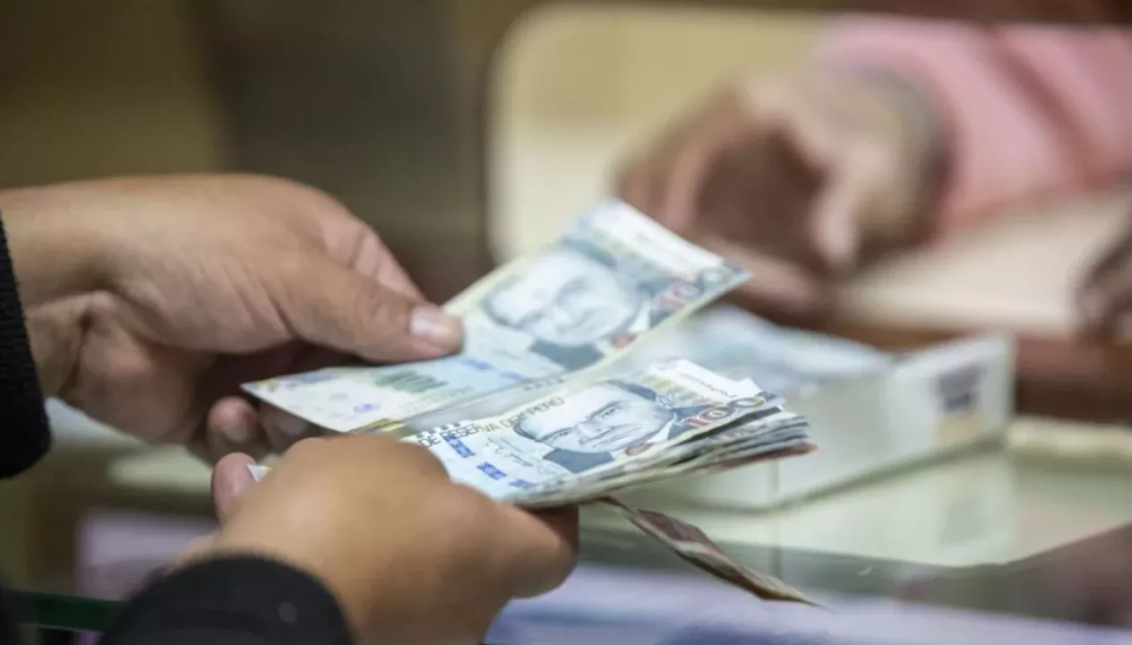 Salario pretendido de los peruanos disminuyó 1.09% entre enero y abril: ¿Qué sucedió?