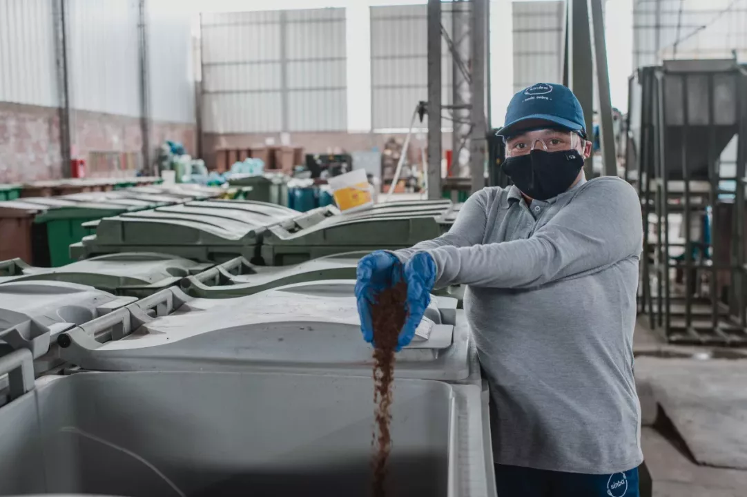 Interbank entrega su primer financiamiento verde a una MYPE dedicada a la economía circular