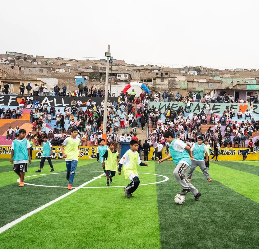 Kylian Mbappé realiza proyecto social en Perú: construye un colegio y un campo de fútbol en Ancón