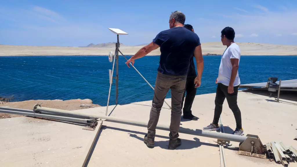 Laguna Grande en Pisco accede por primera vez a luz e internet
