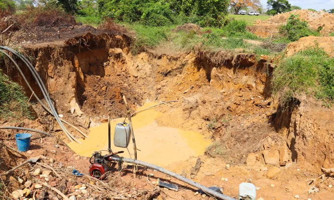 Minería ilegal de oro: un negocio que supera por cuatro a otras economías ilícitas y socava la exportación no tradicional