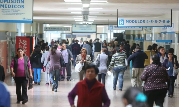 La demora de citas y operaciones se ha intensificado tras la pandemia de COVID-19.