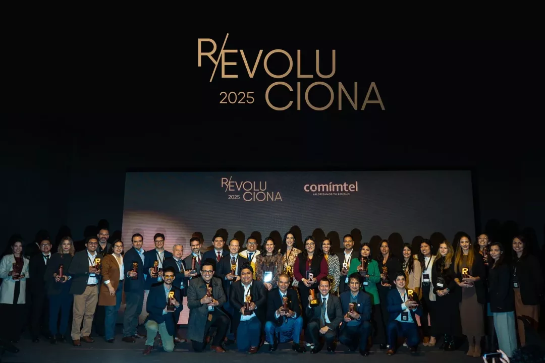 Stakeholders gana premio a “Mayor impacto en medios de comunicación escrito” en R·Evoluciona 2025