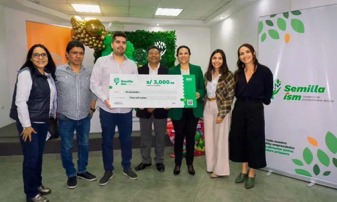 Con el acompañamiento de CARE Perú, más de 50 participantes desarrollaron planes de negocio, de los cuales cuatro fueron reconocidos con capital semilla para iniciar sus proyectos.