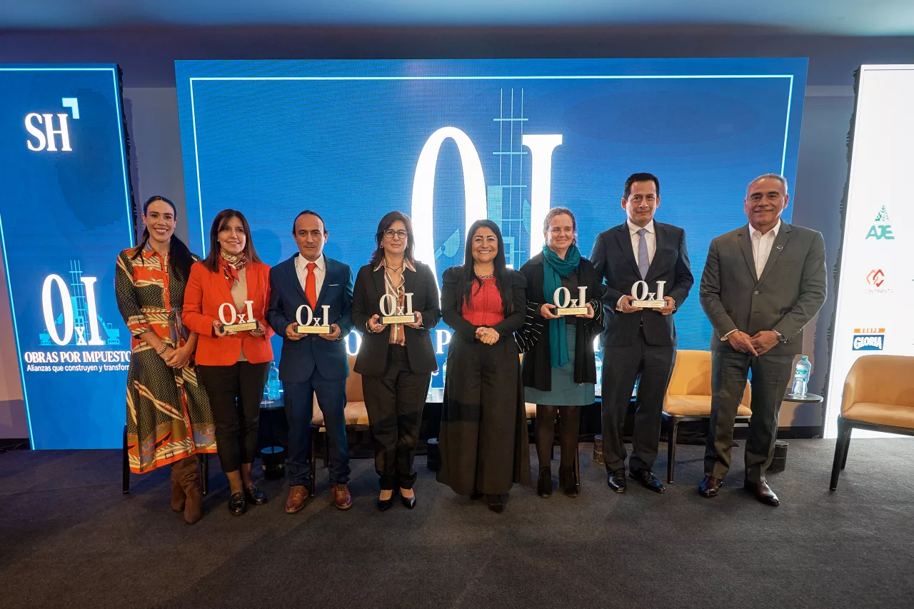 Durante la ceremonia “Obras por Impuestos: Alianzas que construyen y transforman”, la revista Stakeholders entregó distinciones a compañías e instituciones públicas que destacan por su liderazgo en Obras por Impuesto.