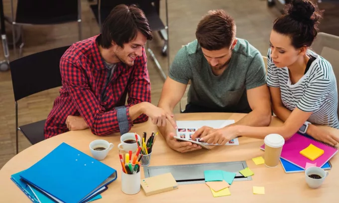 Arca Continental Lindley presentó el “Desafío FURY”, un concurso que convoca a universitarios de todo el país a diseñar proyectos innovadores en sostenibilidad y gestión comercial.