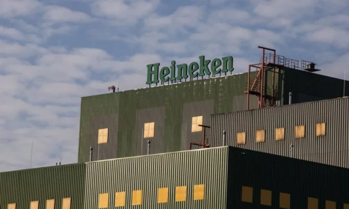HEINEKEN presentó EverGreen 2030, una nueva estrategia que combina crecimiento rentable, transformación digital y metas ambientales ambiciosas para fortalecer su liderazgo en la industria cervecera mundial.