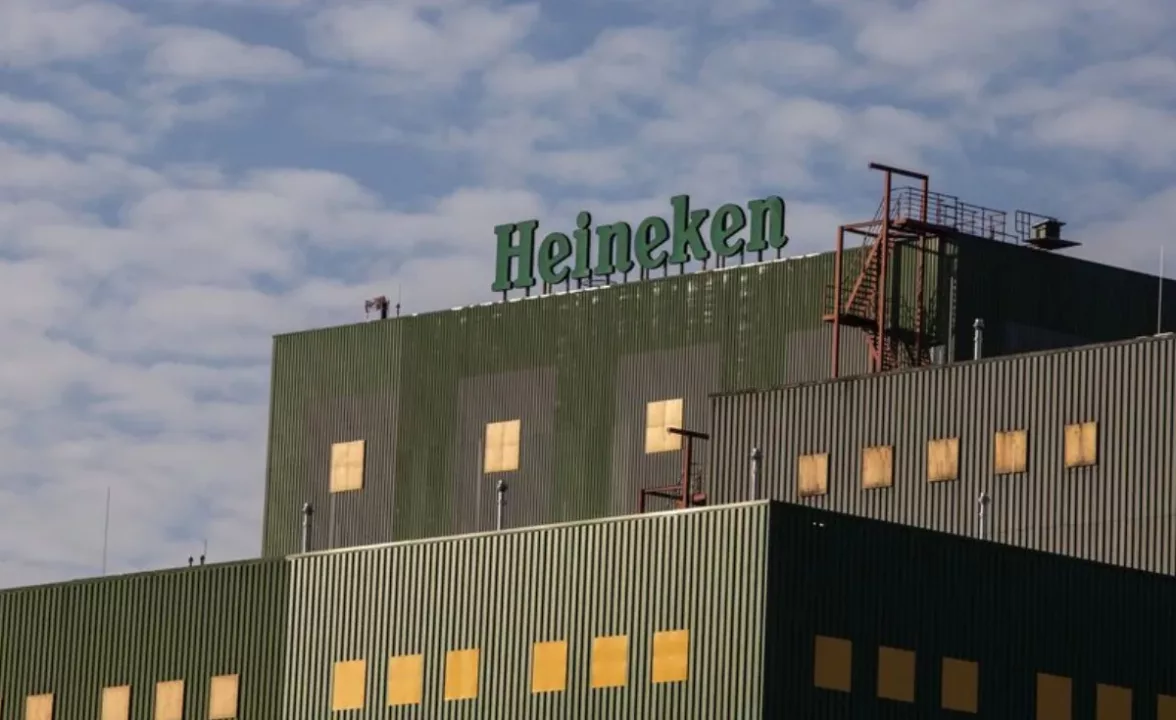 HEINEKEN presentó EverGreen 2030, una nueva estrategia que combina crecimiento rentable, transformación digital y metas ambientales ambiciosas para fortalecer su liderazgo en la industria cervecera mundial.