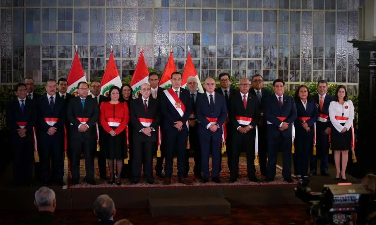 Las designaciones del nuevo gabinete ministerial fueron oficializadas en la edición extraordinaria del diario oficial El Peruano.