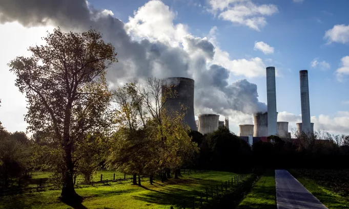 El aumento récord de gases de efecto invernadero refleja la falta de acción climática global y pone en duda el cumplimiento del Acuerdo de París.