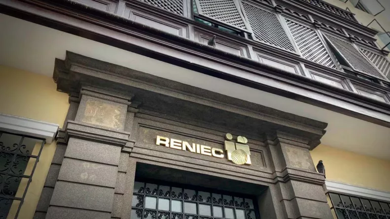 El Reniec niega haber sido hackeado y atribuye el incidente a un uso indebido de accesos por parte de otras entidades públicas.