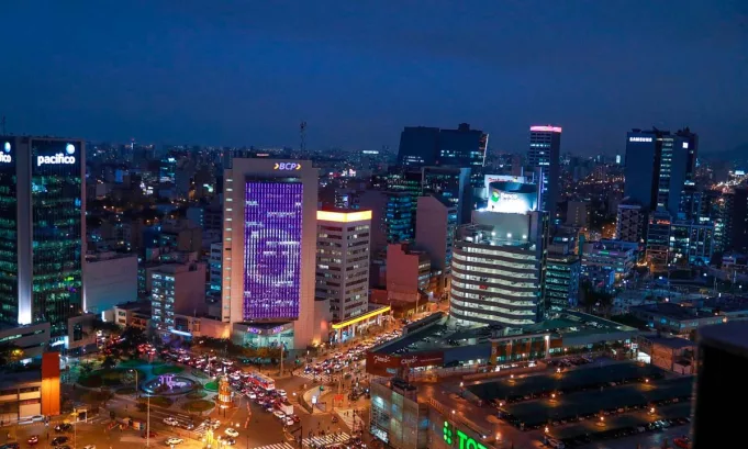 El estudio revela que la estabilidad macroeconómica, la cultura de ahorro y la participación en instrumentos financieros son factores clave para el crecimiento del patrimonio en la región.