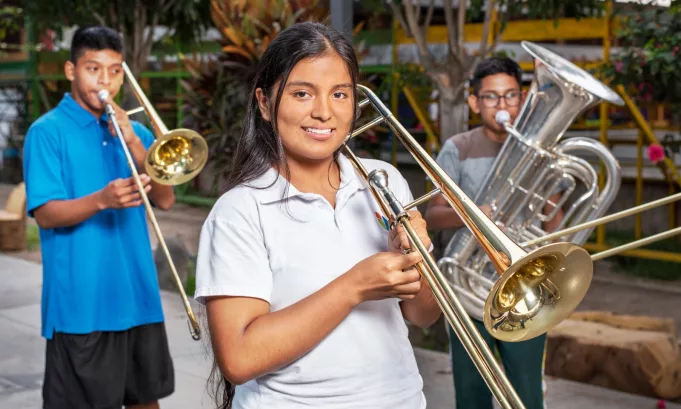 La organización fundada por el tenor Juan Diego Flórez busca movilizar a la ciudadanía para asegurar la continuidad de sus programas sociales y artísticos que benefician a miles de niños y jóvenes en todo el país.