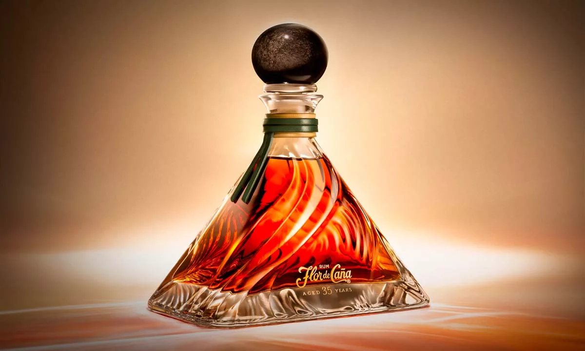 El nuevo Flor de Caña 35 Años, añejado naturalmente durante tres décadas y media, llega en solo 350 decanters a nivel mundial.