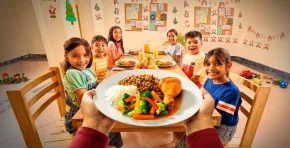 Metro impulsa la campaña “Dona un Plato Generoso” para combatir la inseguridad alimentaria infantil en Perú, duplicando las donaciones de sus clientes y entregando 25 mil raciones de comida esta Navidad.