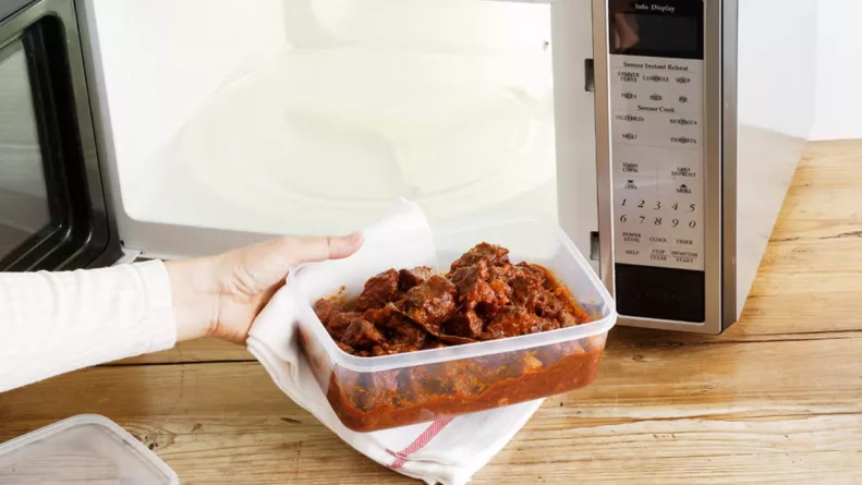 Los investigadores advierten que los microplásticos podrían estar interfiriendo directamente en el funcionamiento del cerebro.