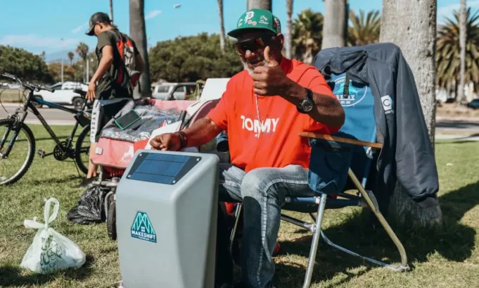 Innovación social y sostenibilidad se unen en MakeShift, una mochila diseñada para brindar autonomía y mejores condiciones de vida a quienes enfrentan la falta de vivienda.