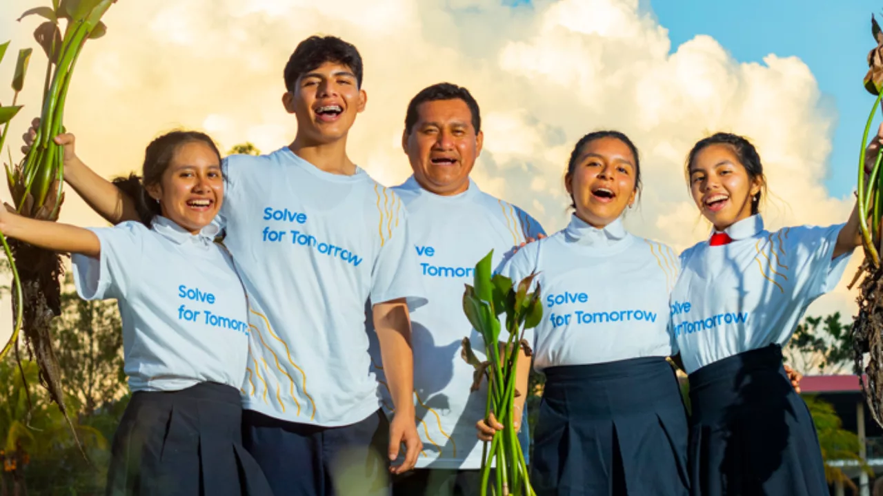 En el Día Internacional del Voluntariado, Samsung destaca el impacto del voluntariado intelectual a través de su programa Solve for Tomorrow, una iniciativa que impulsa a miles de estudiantes latinoamericanos a desarrollar soluciones STEM con apoyo de mentores especializados.