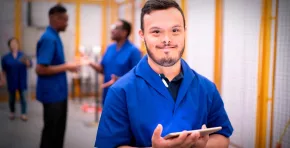 Más del 80% de empresas evaluadas incumplió la cuota de empleo para personas con discapacidad; ADDMEWORK plantea una ruta en cuatro pasos para pasar del diagnóstico a la acción y cumplir con la normativa sin frenar la productividad.