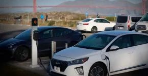 Investigadores de la Universidad del Sur de California confirmaron, a través de datos satelitales, que el crecimiento de los vehículos eléctricos contribuyó a disminuir el dióxido de nitrógeno en barrios californianos.