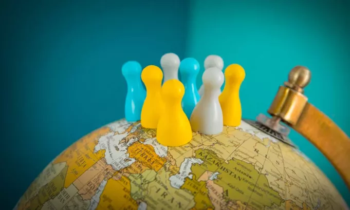 Marsh y Zurich analizan los principales riesgos globales identificados por el Foro Económico Mundial para 2026 y la próxima década, destacando el impacto de la geopolítica, el clima, la tecnología y la fragmentación social en la toma de decisiones empresariales.