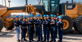 El programa DreamBIG ofrecerá 100 becas para mujeres que buscan formarse en mantenimiento de maquinaria pesada, una carrera técnica con alta demanda laboral, proyección profesional y enfoque en inclusión femenina en la industria.