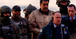 El exmandatario venezolano negó los cargos de narcoterrorismo y tráfico de drogas durante su primera comparecencia ante una corte federal de Nueva York. Foto: AFP