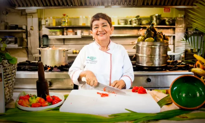 La Academia Iberoamericana de Gastronomía premió al Grupo La Patarashca por su aporte a la gastronomía sostenible, destacando su enfoque en identidad amazónica, biodiversidad y compromiso social desde San Martín hacia Iberoamérica.