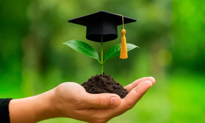 El Reporte de Sostenibilidad Ambiental en Universidades Peruanas 2025 evaluó a 54 instituciones de 15 regiones y confirmó, por séptimo año consecutivo, el liderazgo de la Universidad Científica del Sur en gestión ambiental, formación, investigación y proyección social.