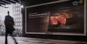 Con 27 votos a favor, Ámsterdam marca un precedente global al vetar anuncios de productos con alta huella ambiental; la ciudad busca reducir emisiones, promover dietas más vegetales y alinear su política publicitaria con la emergencia climática.