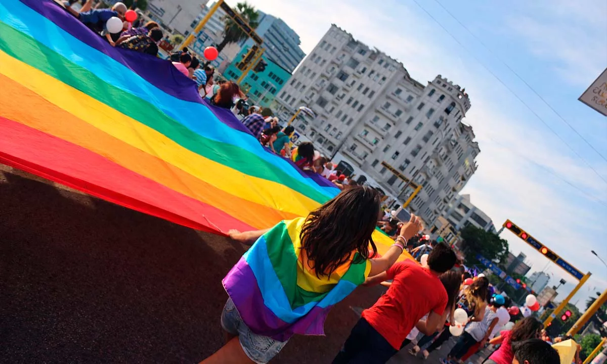 El estudio muestra un amplio apoyo ciudadano a la igualdad de derechos de las personas LGBTIQ+ en el Perú urbano y envía una señal clara a la clase política frente a las candidaturas que promueven posiciones discriminatorias.