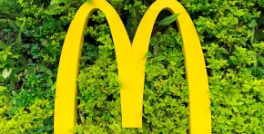 Capacitación de McDonald’s al comedor municipal de Surco refuerza la seguridad alimentaria y promueve buenas prácticas de higiene y manipulación de alimentos con enfoque comunitario y sostenibilidad social.
