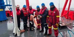 La expedición científica peruana busca descubrir metabolitos y enzimas de alto valor biotecnológico a partir del microbioma antártico, aportando evidencia clave para la salud, la industria y la conservación ambiental en uno de los ecosistemas más extremos del planeta.