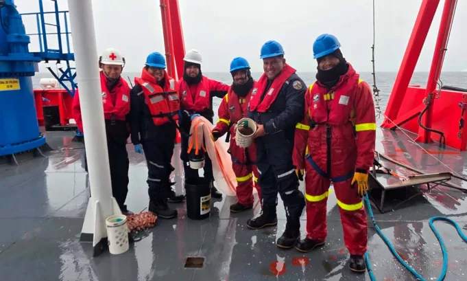 La expedición científica peruana busca descubrir metabolitos y enzimas de alto valor biotecnológico a partir del microbioma antártico, aportando evidencia clave para la salud, la industria y la conservación ambiental en uno de los ecosistemas más extremos del planeta.